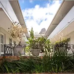 Lovely 1 Bedroom In Sea Point. Shaftsbury.