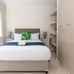 Lovely 1 Bedroom In Sea Point. Shaftsbury.
